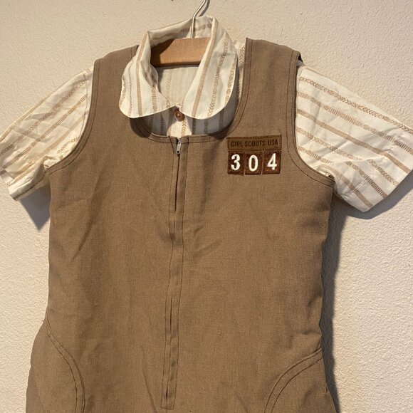 1980s Girl Scouts Brownie Uniform Set Dress Shirt Shorts Size 10 Fits 78 - Picture 2 of 6